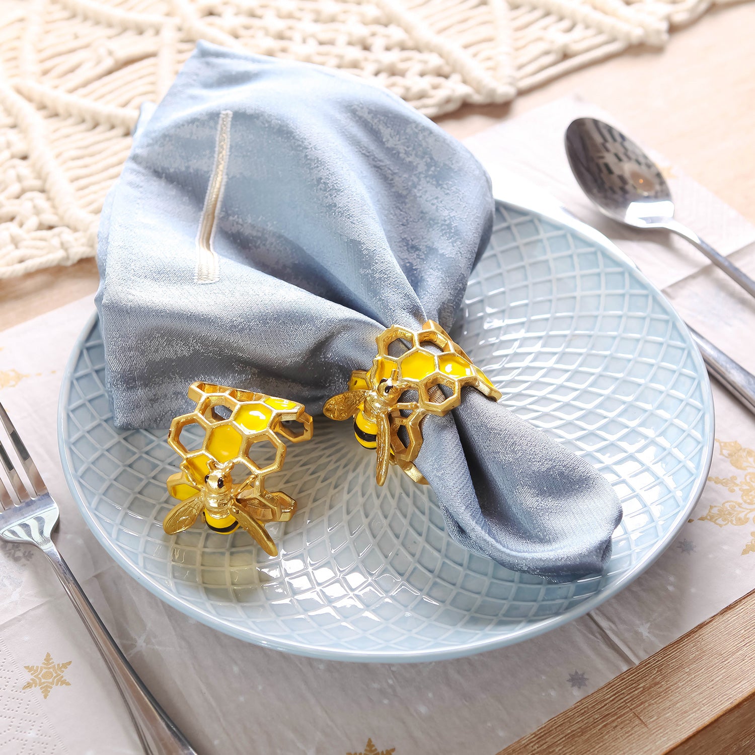 Nikky Home 2 Piece Metal Bee Napkin Ring Set